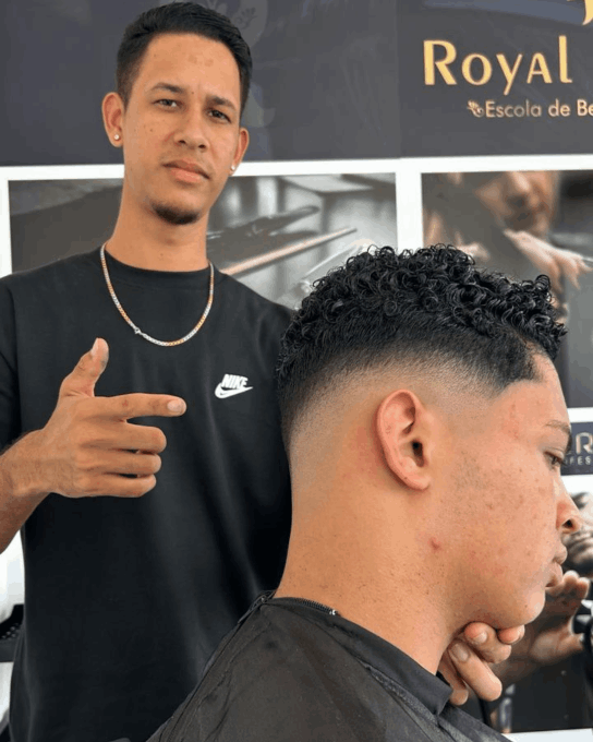 Cursos profissionalizantes de maquiagem, barbeiro, cabeleireiro, manicure, extensão de cílios, design de sobrancelhas, alongamento de unhas, unhas decoradas, micropigmentação curso de tranças Jardim Ângela