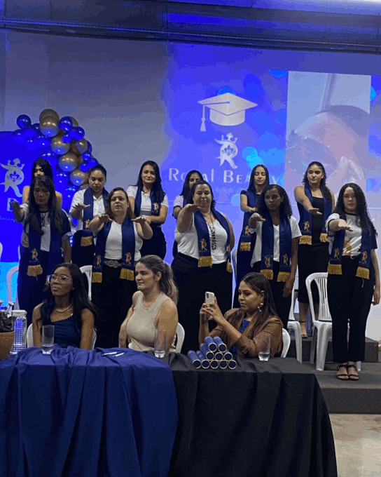 Cursos profissionalizantes de maquiagem, barbeiro, cabeleireiro, manicure, extensão de cílios, design de sobrancelhas, alongamento de unhas, unhas decoradas, micropigmentação curso de tranças Jardim Ângela